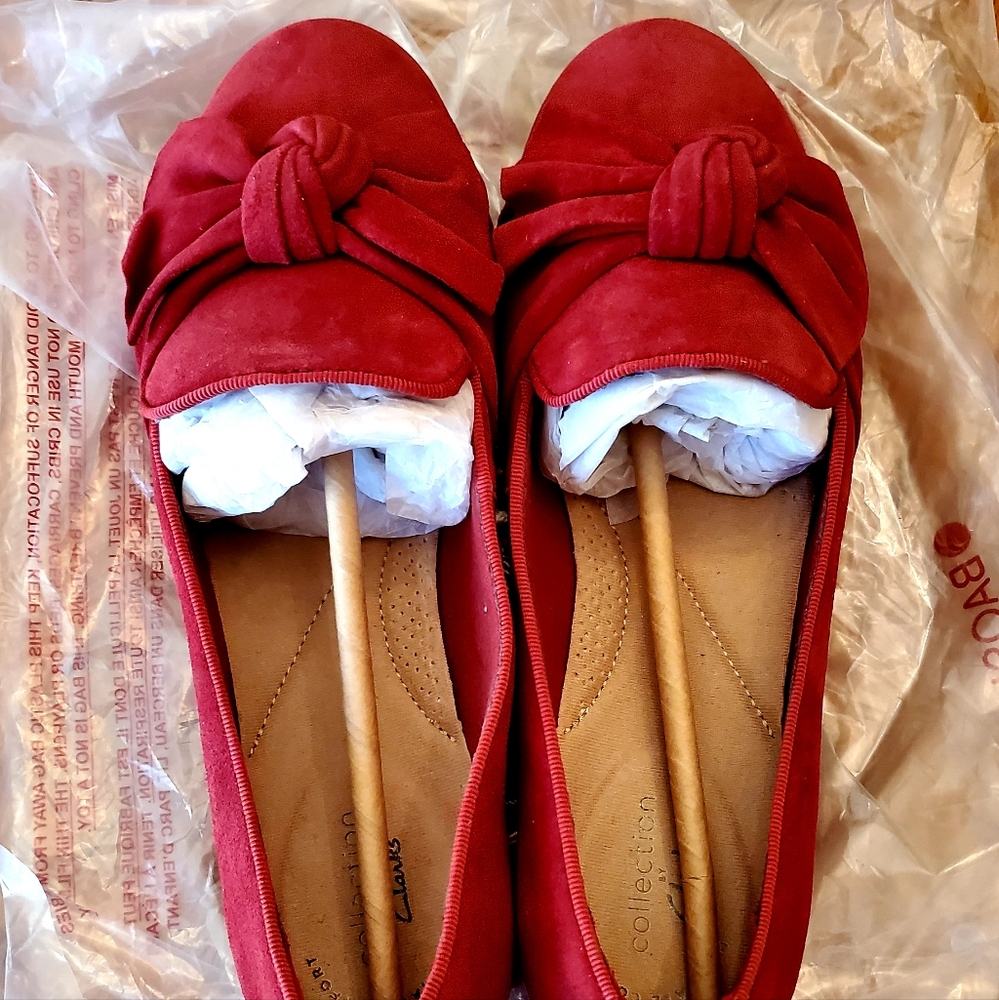 Clarks Gracelin Jonas suede flats